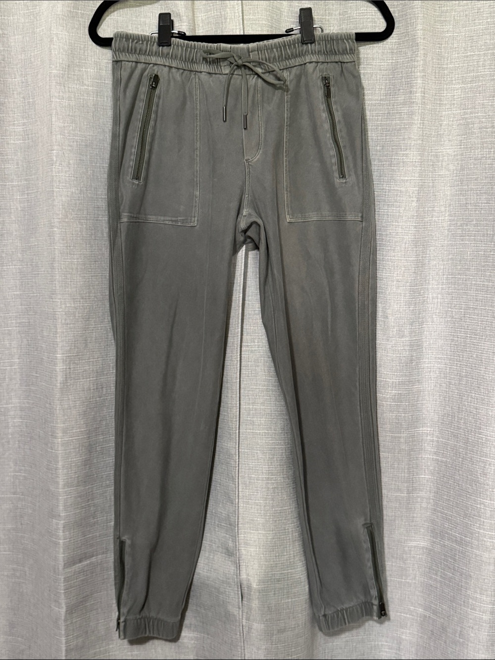 EUC Athleta Farallon Joggers-4-Vintage Washed Olive/Gray-95% Cotton-Zipper Leg